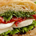 ساندوتش حلوم بيستو