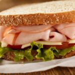 ساندويش تيركي بالزيتون