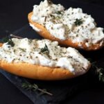 سندويش لبنة و زعتر